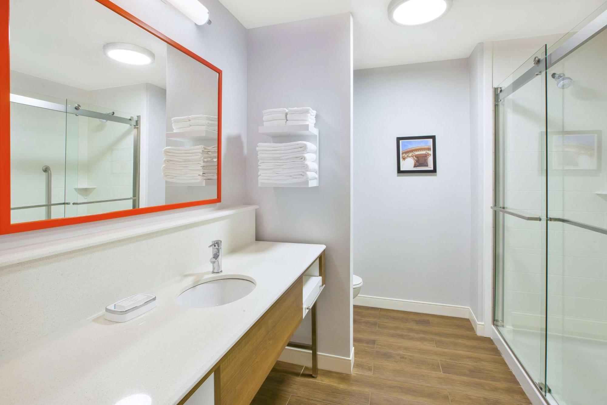Hampton Inn & Suites Oakwood Village-Cleveland Экстерьер фото
